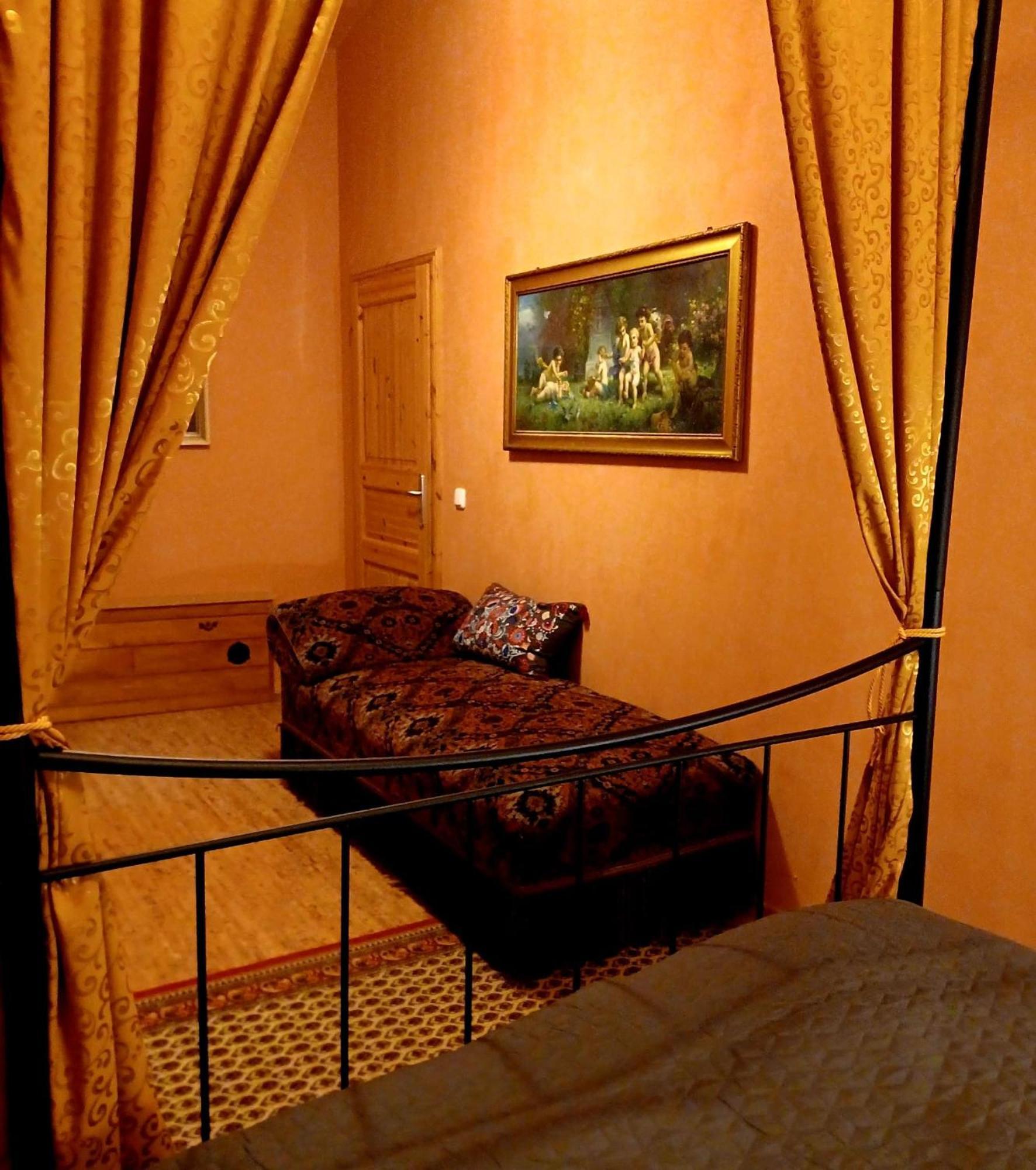 Ferienwohnung Antik Гота Екстериор снимка