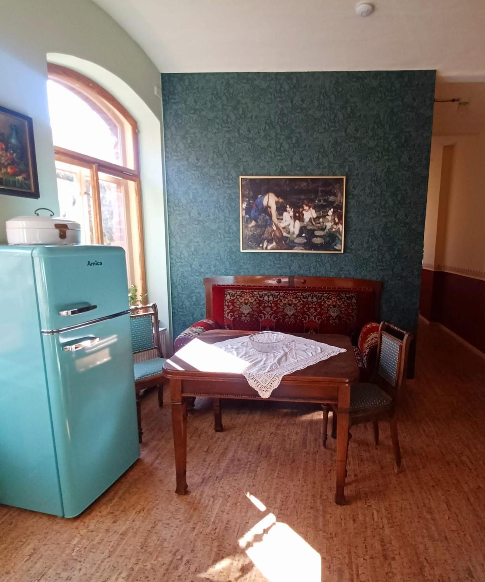 Ferienwohnung Antik Гота Екстериор снимка