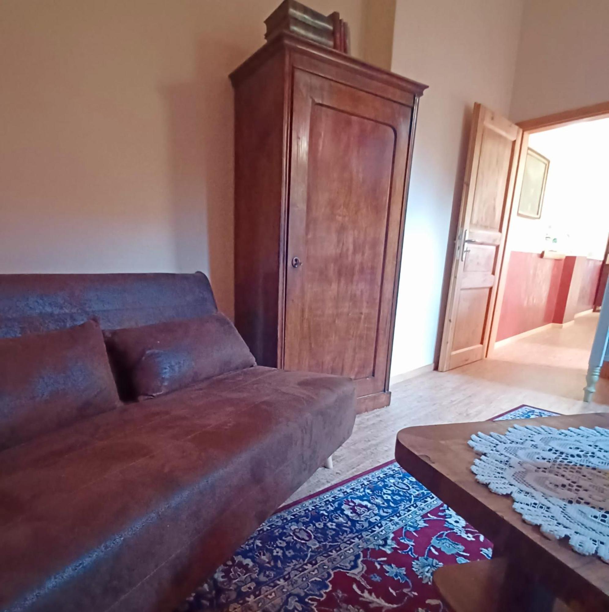 Ferienwohnung Antik Гота Екстериор снимка