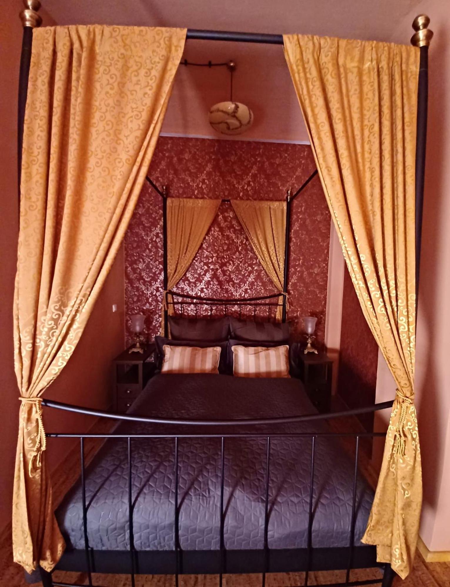 Ferienwohnung Antik Гота Екстериор снимка